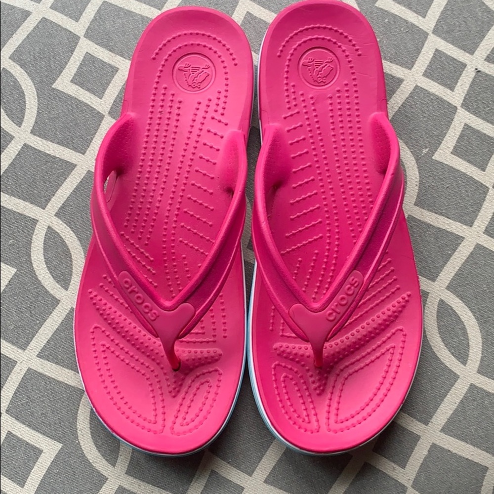 Woman’s Croc’s flip flops☀️